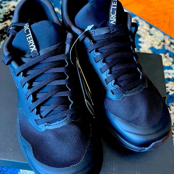 Norvan LD 2 Goretex Women’s Sneakers - Picture 1 of 3